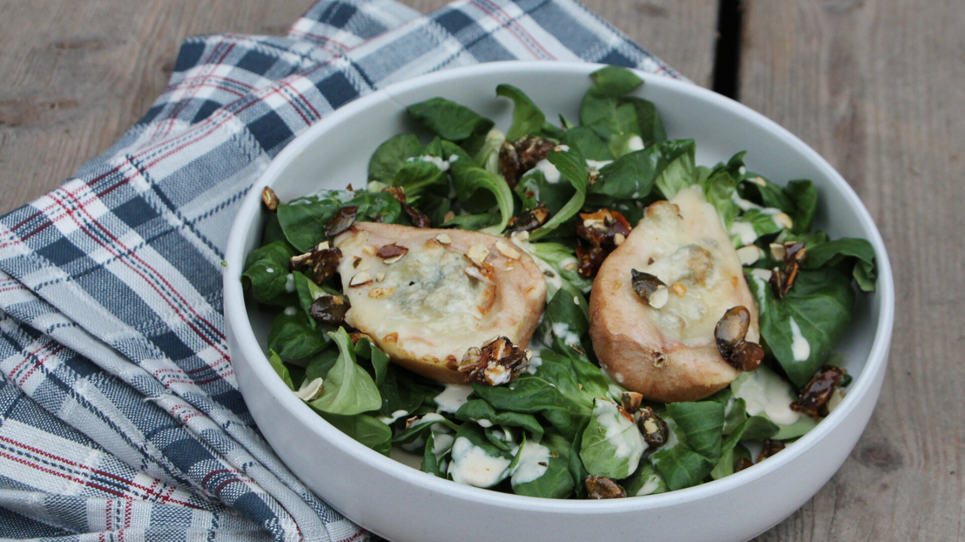 #FeldFood N°34: Nüsslisalat mit Gorgonzola-Birnen - FarmTicker